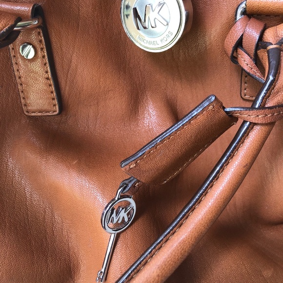 Michael Kors Hamilton Purse - Picture 2 of 5